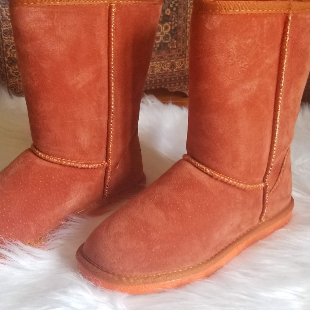 Lams "shearling" lined booties